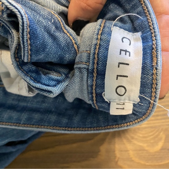 Women’s Bundle (Jeans & Hoodie) - Picture 9 of 11